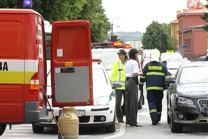 Ilustračný obrázok k článku Vodič s octaviou zišiel mimo cestu a narazil do zaparkovaných áut: Toľkoto nafúkal pred policajtmi!